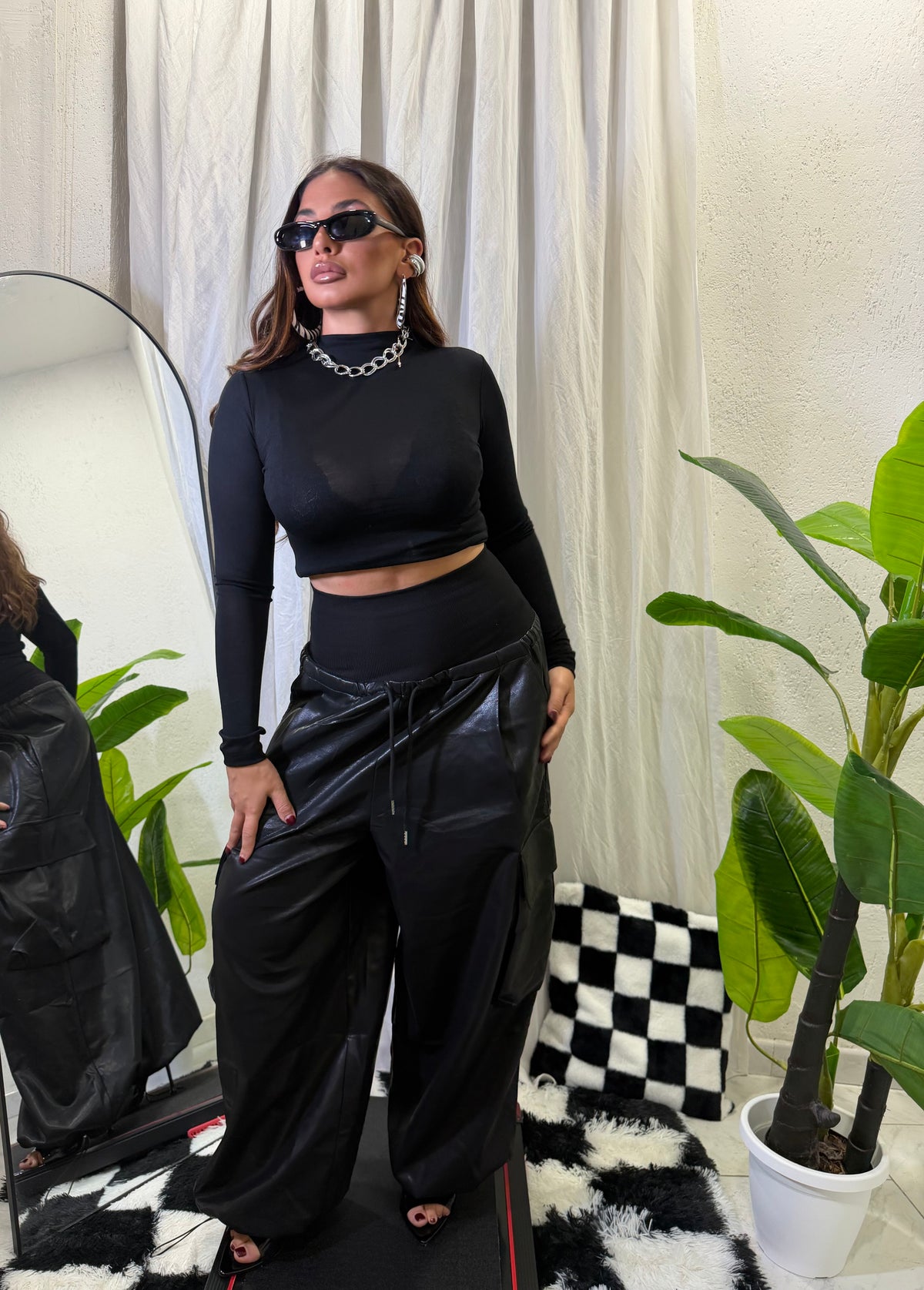 Maglia crop semitrasparente